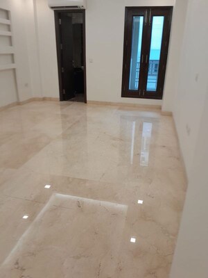 5 BHK Builder Floor For Sale in Kailash Colony