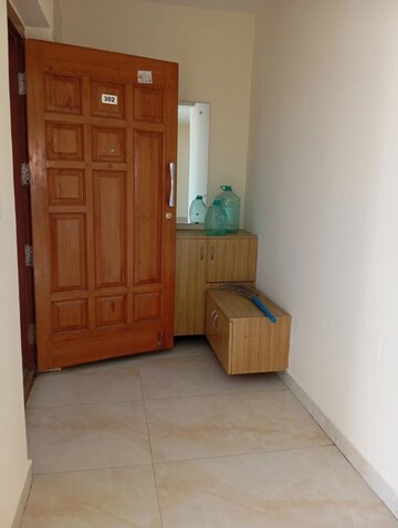 Room in 2 BHK Apartment at Alexandria Apartments, Richmond Town – for Rent