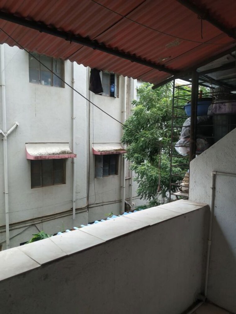 Balcony, mahalaxmi-vihar 1 Bedroom 600 Sq.Ft. Apartment In Vishrantwadi Pune 10051239