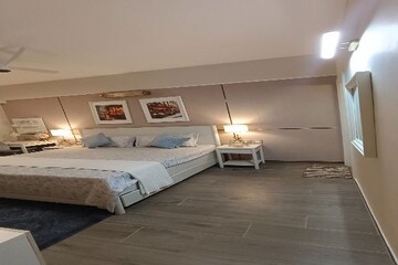 Furnished Amenities in 1 BHK Apartment at DLF Regency Park I, Dlf Phase iv – for Rent