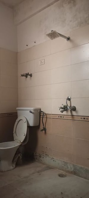 Bathroom in 3 BHK Apartment at Supertech Avant Garde, Vaishali Sector 3 – for Sale