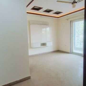 Room in 3.5 BHK Apartment at RPS Savana, Sector 88 – for Rent