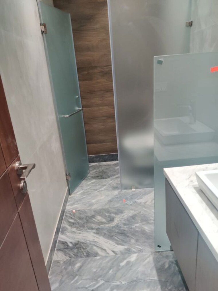 Washroom, green park Commercial Office Space 1300 Sq.Ft. In Green Park Delhi 10051235