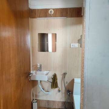 Bathroom in 3 BHK Apartment at Lokhandwala Harmony, Worli Naka – for Sale