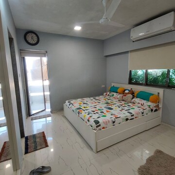 Bedroom in 3 BHK Apartment at Lokhandwala Harmony, Worli Naka – for Sale