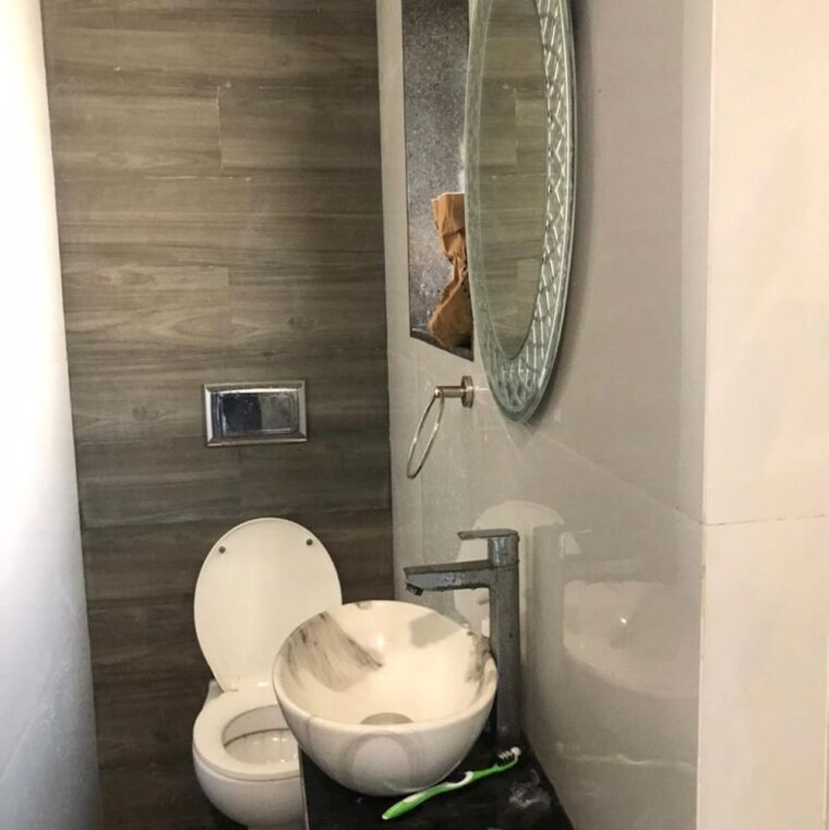 Bathroom, jeevan nagar 2 Bedroom 920 Sq.Ft. Apartment In Jeevan Nagar Mumbai 10051271