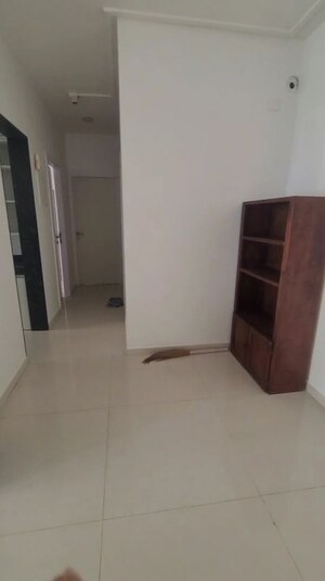 Room in 2 BHK Apartment at Rustomjee Urbania Azziano, Thane West – for Rent
