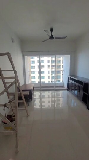 2 BHK Apartment For Rent in Rustomjee Urbania Azziano, Thane West