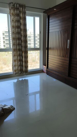 Room in 2 BHK Apartment at Goel Ganga Acropolis, Baner – for Rent