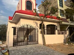 3 BHK + Pooja Room Independent House For Sale in Beta II Greater Noida