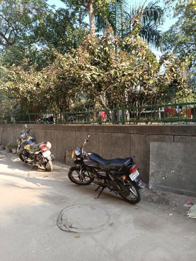  Parking, park-view-apartments-noida 1 RK 400 Sq.Ft. Apartment In Sector 29 Noida 10051376