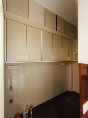 Furnished Amenities in 2 BHK Apartment at Everest Apartments Malabar Hill, Malabar Hill – for Rent