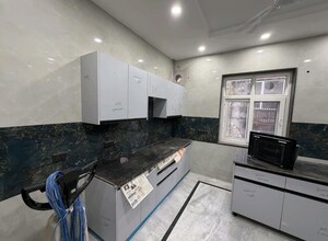 Team Area in 3 BHK Builder Floor at Lajpat Nagar Iii – for Rent