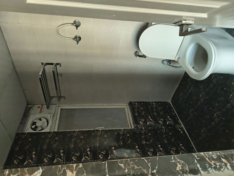 Bathroom, migsun-twiinz 2 Bedroom 845 Sq.Ft. Apartment In Eta Ii Greater Noida Greater Noida 10051457