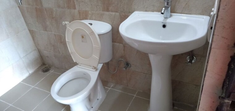 Bathroom, amrapali-terrace-homes 2 Bedroom 885 Sq.Ft. Apartment In Tech Zone 4 Greater Noida Greater Noida 10051608