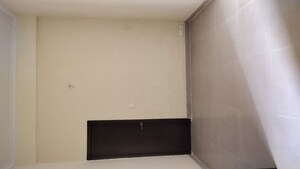 Room in 3 BHK Apartment at Assotech Windsor Court, Sector 78 – for Rent