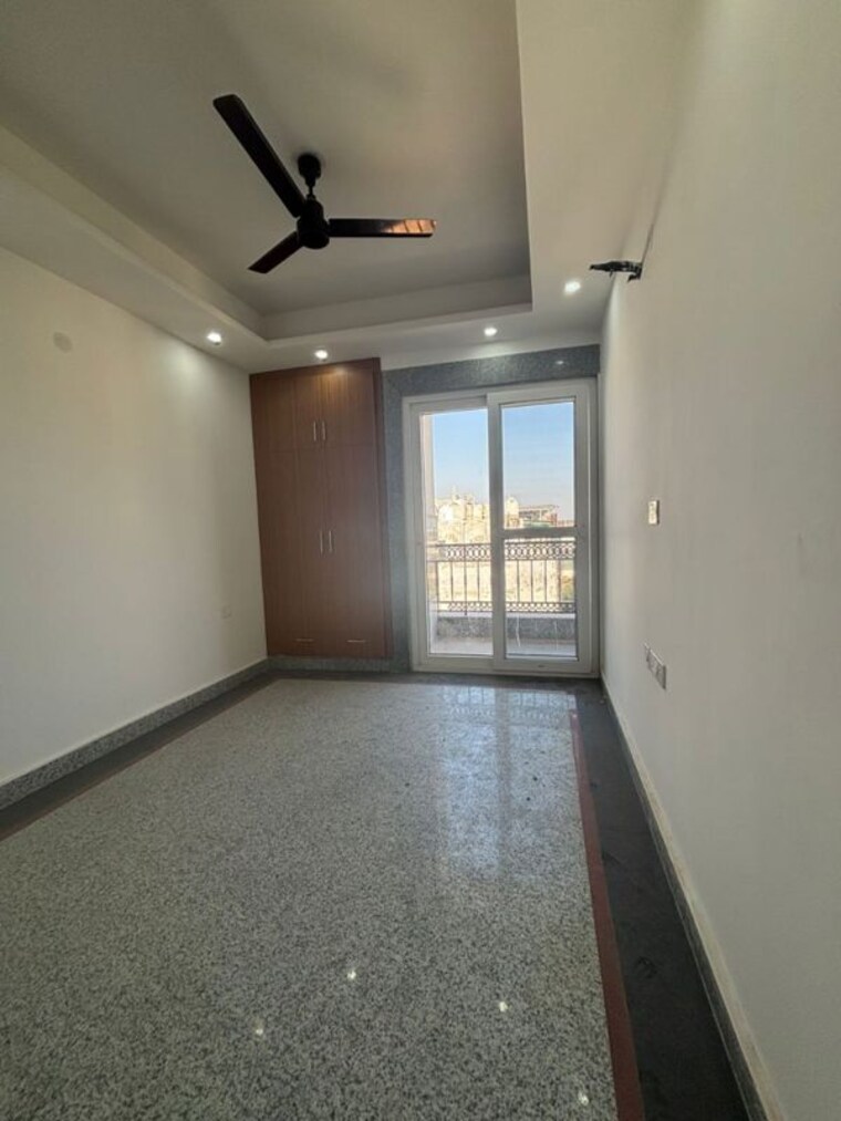 Room, freedom fighters enclave 3 Bedroom 2500 Sq.Ft. Apartment In Freedom Fighters Enclave Delhi 10051727