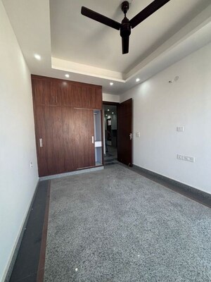 Room in 3 BHK Apartment at Freedom Fighters Enclave – for Rent