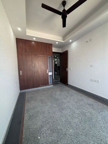 Room in 3 BHK Apartment at Freedom Fighters Enclave – for Rent