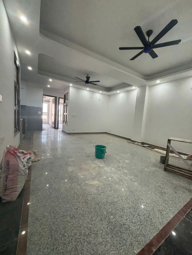 Room, freedom fighters enclave 3 Bedroom 2500 Sq.Ft. Apartment In Freedom Fighters Enclave Delhi 10051727