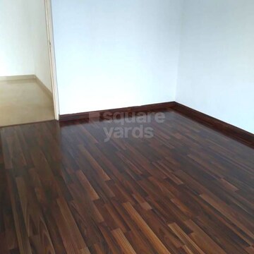 Room in 4 BHK Apartment at Dosti Imperia Phase I, Ghodbunder Road – for Rent