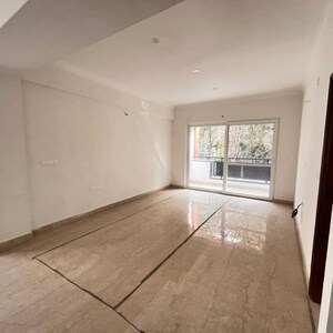 Room in 3 BHK Apartment at Cooke Town – for Rent