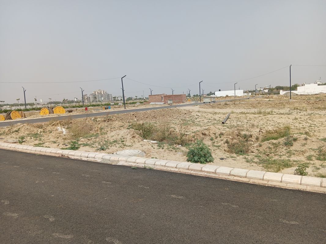 Plot For Sale in Sector 31