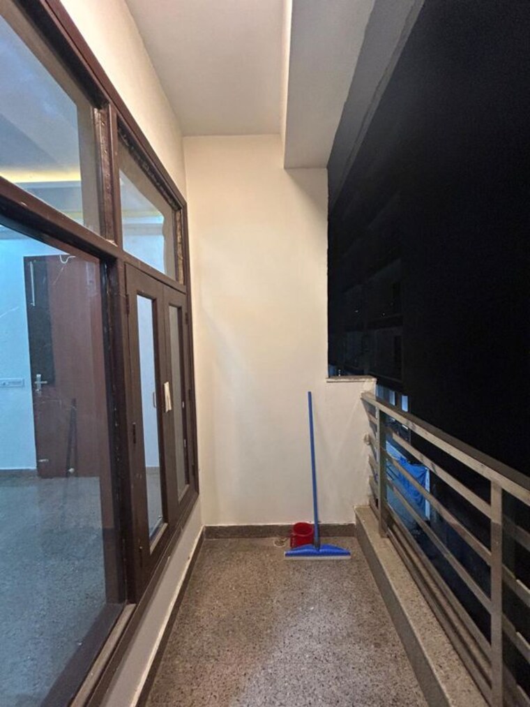 Balcony, saket 3 Bedroom 1100 Sq.Ft. Builder Floor In Saket Delhi 10051891