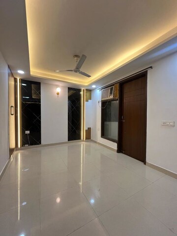 Building Lobby in 3 BHK Builder Floor at Saket – for Rent