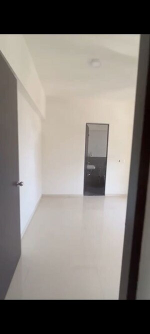 Room in 2 BHK Apartment at Versova – for Rent