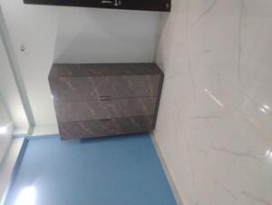 Room in 3 BHK Independent House at Vibhuti Khand – for Rent