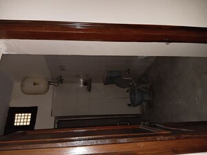 Furnished Amenities in 2.5 BHK Independent House at Sector 30 – for Sale