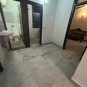 Room in 2 BHK Builder Floor at Kotla Mubarakpur – for Rent