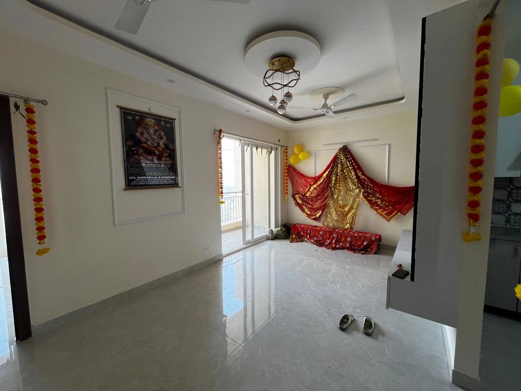 2 BHK + Extra Room Apartment For Rent in Hi Castle