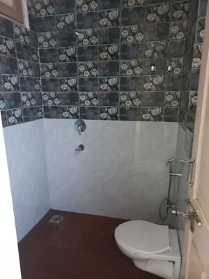 Bathroom in 1 BHK Builder Floor at Palam Vihar – for Rent