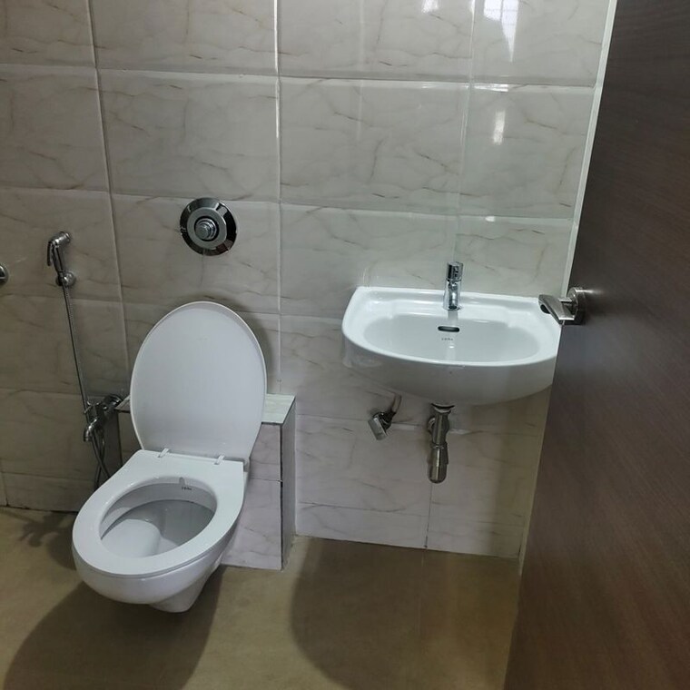 Bathroom, saheel-itrend-life-3 2 Bedroom 620 Sq.Ft. Apartment In Wakad Pune 10052118