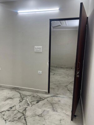 Room in 3 BHK Apartment at Sector 14 Dwarka – for Rent