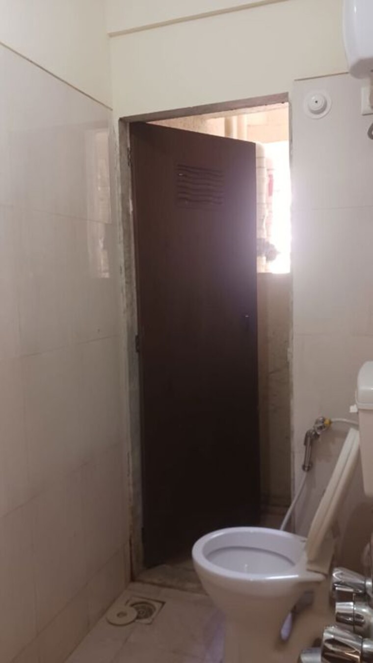 Bathroom, bhoomi-acres-m-wing 1 Bedroom 400 Sq.Ft. Apartment In Thane West Thane 10052126