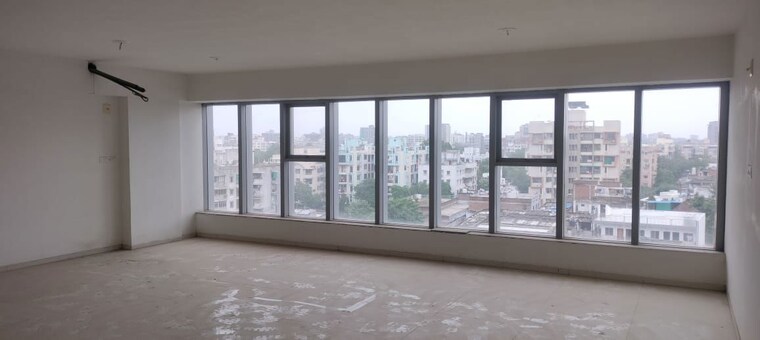  Parking, naranpura Commercial Office Space 1020 Sq.Ft. In Naranpura Ahmedabad 10052176