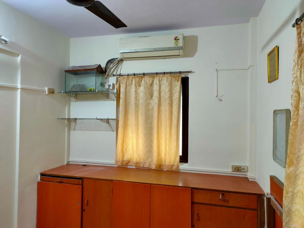2 BHK 650 Sq.Ft. Apartment in Sachin CHS