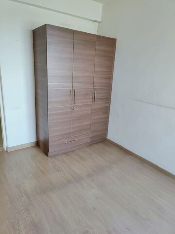 Room in 3.5 BHK Apartment at Emaar Palm Gardens, Sector 83 – for Sale