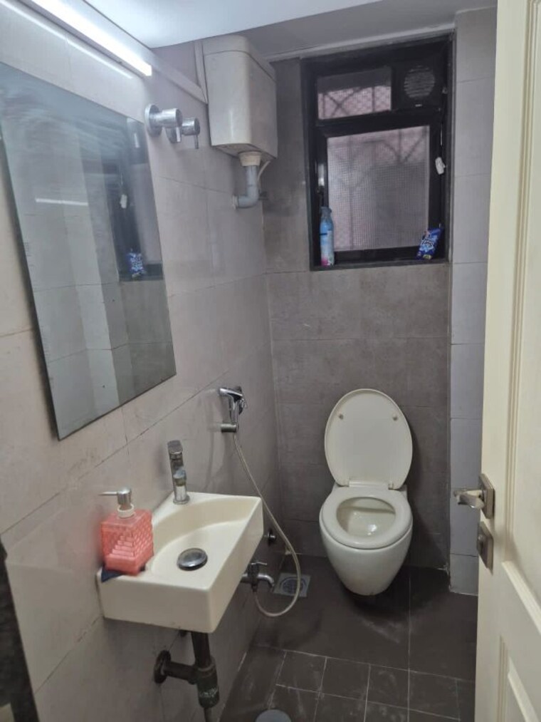 Bathroom, anand niketan 6 Bedroom 235 Sq.Yd. Villa In Anand Niketan Delhi 10052201