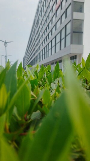  Showroom For Sale in Aerocity