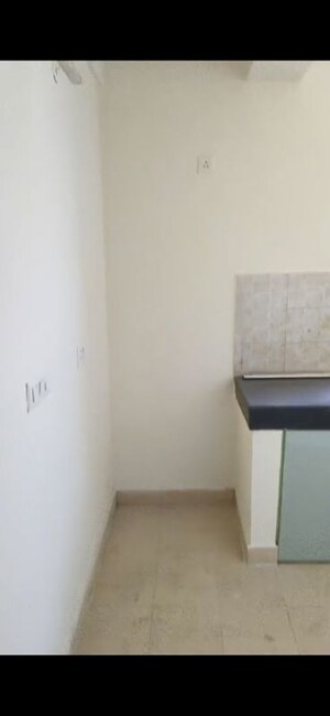 Room in 3.5 BHK Apartment at BPTP Park Elite Floors, Sector 85 – for Rent