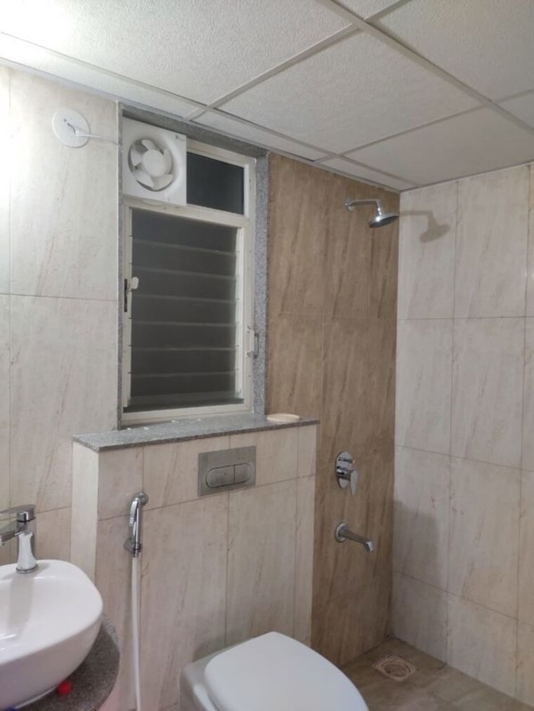 Bathroom, kolte-patil-western-avenue 2 Bedroom 1150 Sq.Ft. Apartment In Wakad Pune 10052271