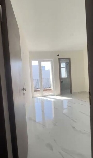 Room in 2 BHK Apartment at M3M Soulitude, Sector 89 – for Rent