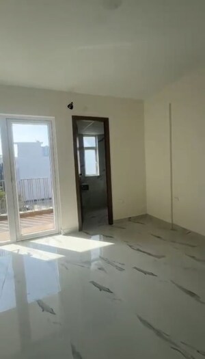 Room in 2 BHK Apartment at M3M Soulitude, Sector 89 – for Rent