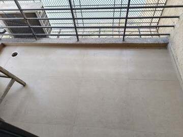 Room in 2 BHK Apartment at Juhi Lawns, Seawoods – for Rent