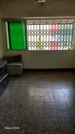 Furnished Amenities in 2 BHK Apartment at Jyoti Complex, Goregaon East – for Rent