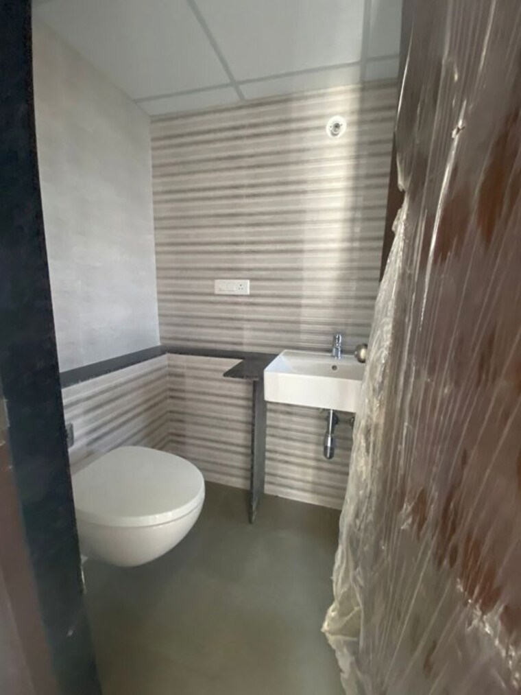 Bathroom, goel-ganga-utopia 2 Bedroom 1000 Sq.Ft. Apartment In Bavdhan Pune 10052364
